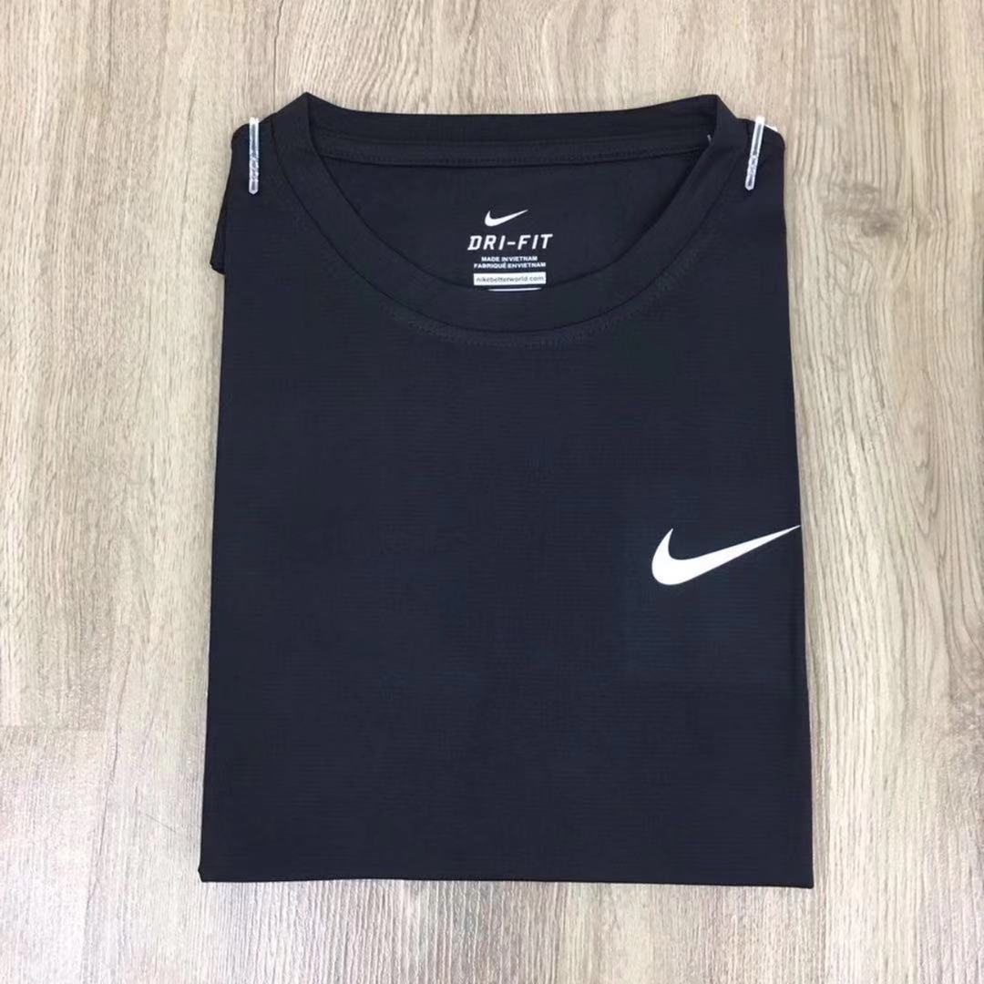 (BLACK L)Nike Sport Wear T-Shirt Men Round Neck Style(Ready Stock)